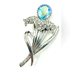 Super sparkly vintage brooch